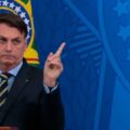 Bolsonaro diz que auxílio emergencial não é para sempre