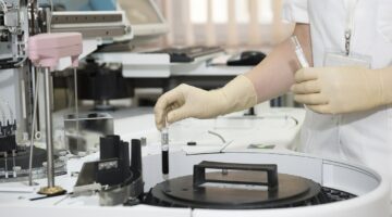 Exames laboratoriais em farmácias: Anvisa estuda possibilidade