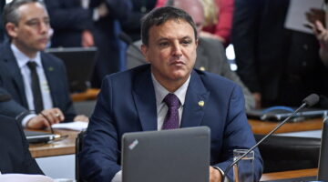 Senador afirma que Renda Cidadã terá parcelas de R$ 200 a R$ 300
