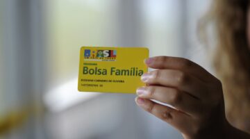 Beneficiário do Bolsa Família pode contestar parcelas negadas de R$ 300 do auxílio