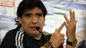 Diego Maradona morre aos 60 anos em Buenos Aires 