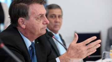 “Pergunta para o vírus”, comenta Bolsonaro sobre prorrogação do auxílio emergencial