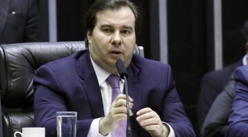 “Problema do governo”, diz Maia sobre prorrogação do auxílio emergencial