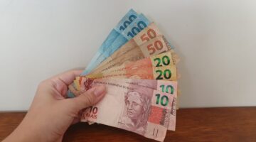 Bolsa Família retoma os pagamentos nesta segunda com valor normal