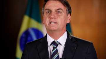 Bolsa Família pode se tornar Auxílio Brasil, afirma Bolsonaro