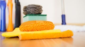 Confira 3 dicas para desencardir pisos de quarto, cozinha e banheiro