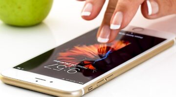 Truque do iPhone facilita na hora de mandar mensagens com apenas uma mão