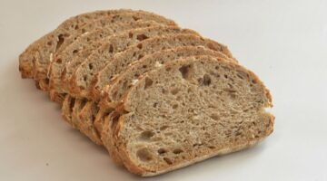 Aprenda como fazer um delicioso pão caseiro integral