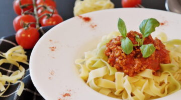 Regra dos 5 segundos para pegar comida do chão realmente funciona?