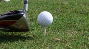 Por que as bolinhas de golfe têm pequenas ondulações?