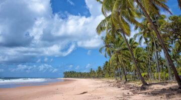 Esta praia na Bahia virou o refúgio preferido dos turistas