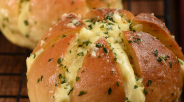 Pão de alho caseiro: o acompanhamento perfeito para churrascos