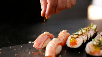 Descubra o prazer de fazer sushi em casa: dicas para iniciantes