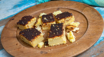 Receita de um delicioso bolo de fubá cremoso